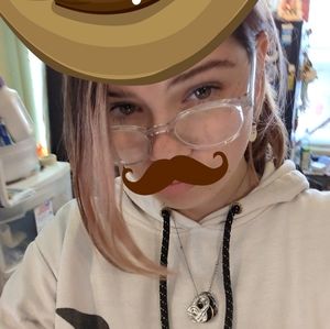 Meet your Posher, Lila